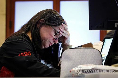 뉴욕 증권거래소의 트레이더. [로이터=연합뉴스]